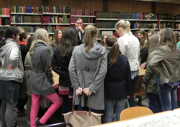 Beim GirlsDay in Hamburg zeigen wir Schülerinnen die Universität